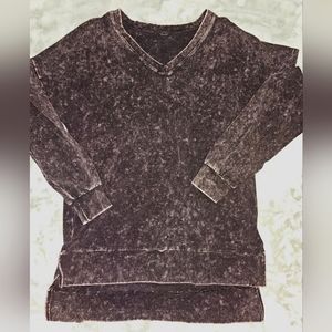 V-neck boutique long sleeve